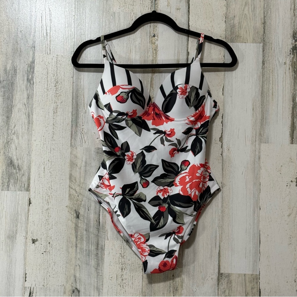 Cupshe Black and Red Floral One-Piece Swimsuit